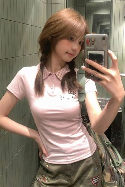 Pembe Ekose Polo Yaka Hello Kitty Y2K Kısa Kollu Crop