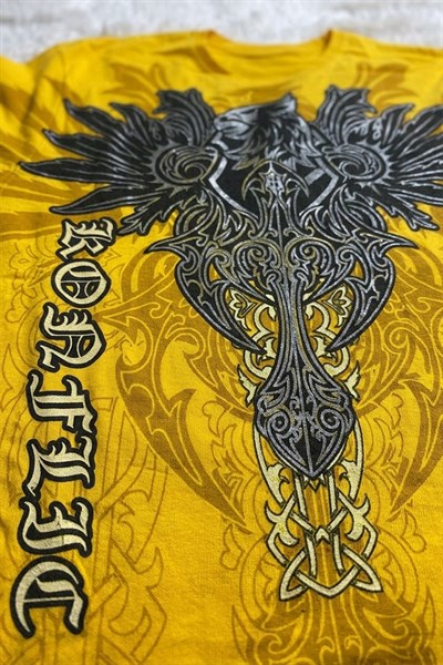 Sarı Gotik Kor Flec Tribal Y2K Unisex T-Shirt