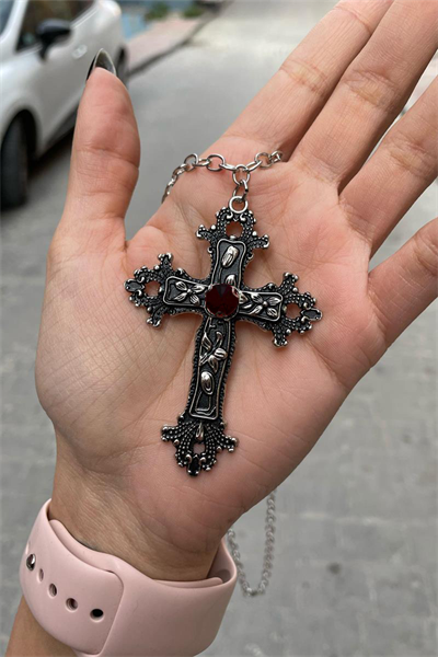 Silver Anime Misa Haç Siyah Taş Detaylı Kolye