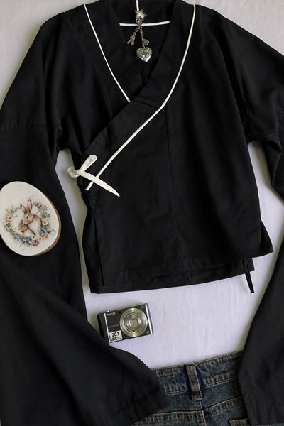 Siyah Qipao Beyaz Şeritli Fiyonk Detaylı Y2K Uzun Kollu Crop