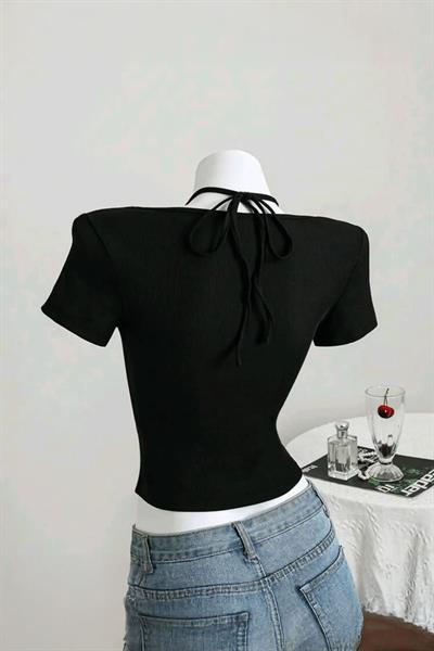 Siyah Bağlamalı Dantelli Ekli Gotik Y2K Kısa Kollu Crop