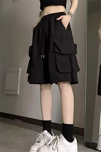 Siyah Cepli Gabardin Kargo Şort