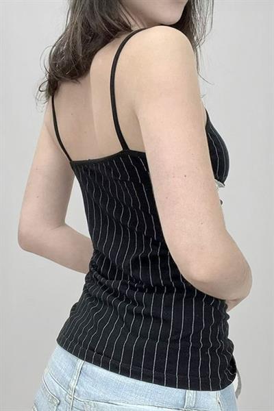 Siyah Dantel Detaylı Beyaz Şeritli Y2K Askılı Crop