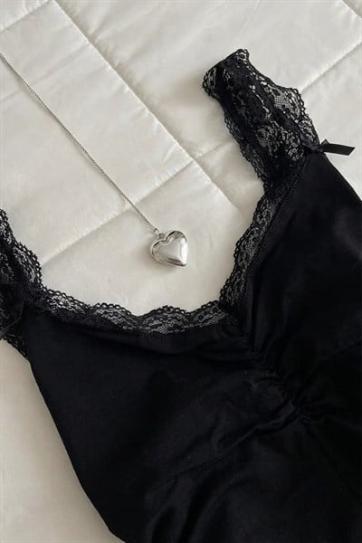 Siyah Dantel Detaylı Fiyonklu Coquette Y2K Askılı Crop