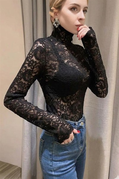 Siyah Dantell Detaylı Transparan Boğazlı Y2K Uzun Kollu Bluz