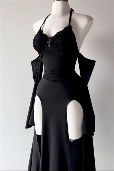 Siyah Gothic Çift Yırtmaçlı Askılı Ek Kollu Elbise