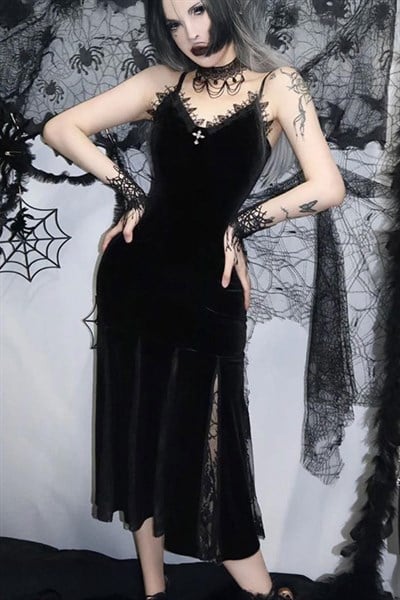 Siyah Gotik Dantel Yırtmaç Detaylı Haçlı Midi Y2K Kadife Elbise
