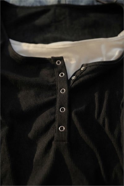 Siyah Henley Yaka Ekli Grunge Y2K Uzun Kollu Crop