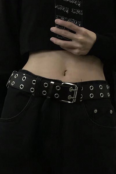 Siyah Kuşgözü Kare Tokalı Gotik Deri Kemer