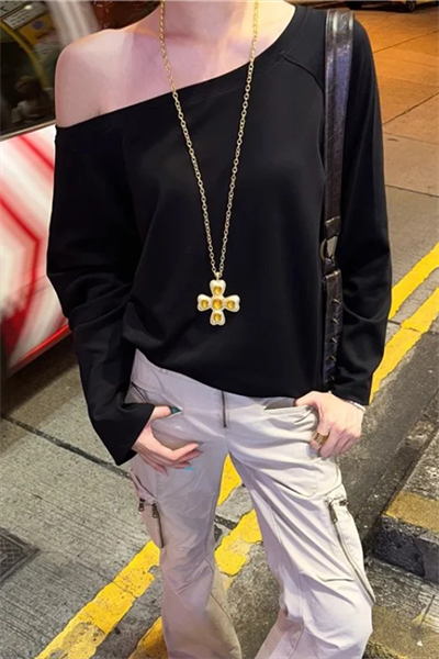 Siyah Omuz Dekolteli Y2K Uzun Kollu T-shirt