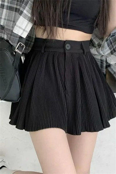 Siyah Pileli Düğmeli Mini Şort Etek