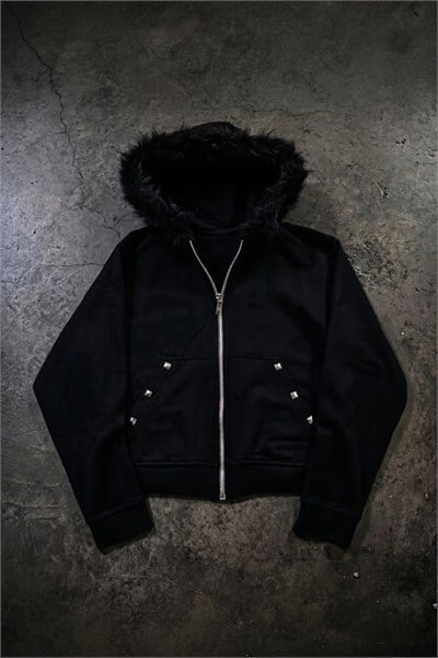 Siyah Piramit Detaylı Kürklü Kapüşonlu Unisex Hırka