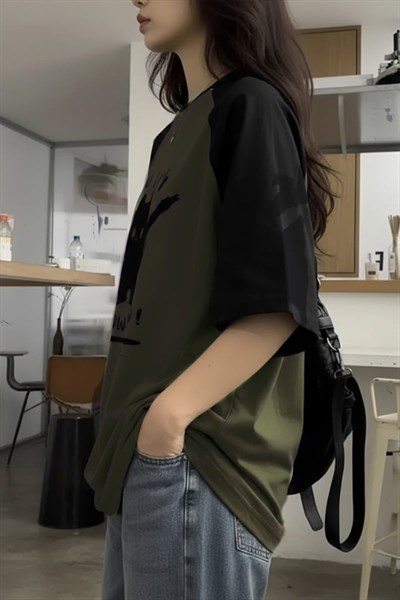 Siyah Raglan Yeşil Wow! Wow! Cat Y2K Unisex T-Shirt