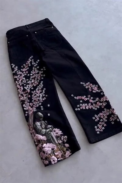 Siyah Sakura Şövalye Nakışlı Y2K Baggy Pantolon