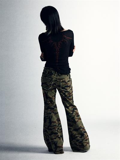 Siyah Slayer Horn Kırmızı Sırt Desenli Uzun Kollu Bluz