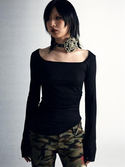 Siyah Slayer Horn Kırmızı Sırt Desenli Uzun Kollu Bluz