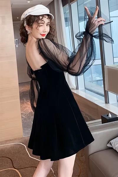 Siyah Tül Bol Kollu Pileli Dantel Detaylı Elbise 