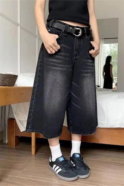 Siyah Yıkamalı Retro Kısa Paçalı Kot Şortolon