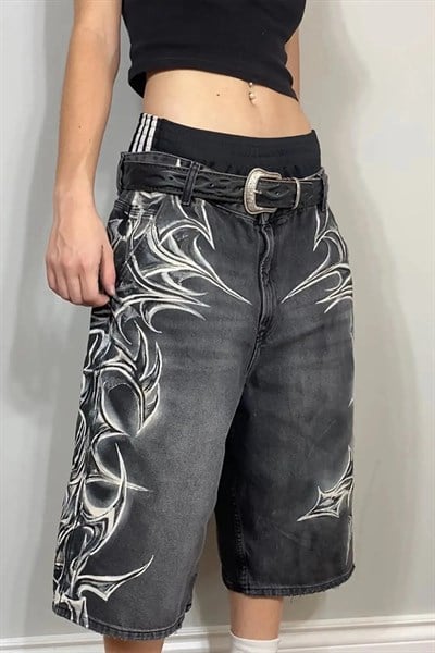 Siyah Yıkamalı Tribal Grafiti Gotik Y2K Unisex Şortolon