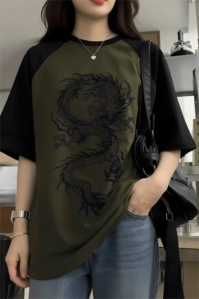 Yeşil Raglan Çin Mitolojisi Ejderha Baskılı Y2K Unisex T-Shirt
