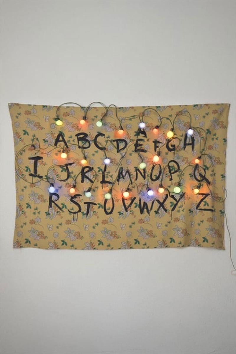 70 X 100 Cm Stranger Things Ledli Duvar Halısı 