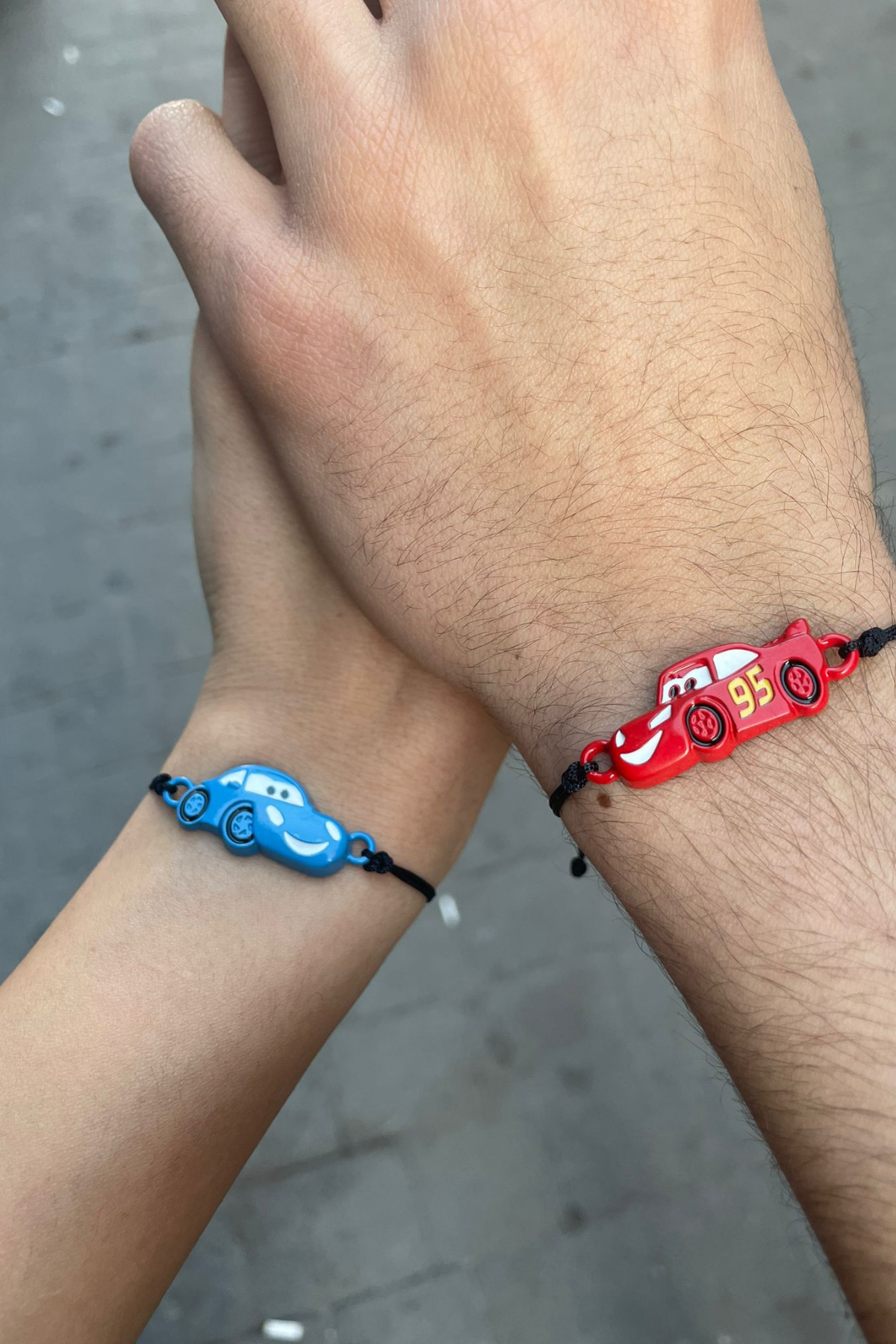 Cars Sally & Mcqueen Çift Bileklik