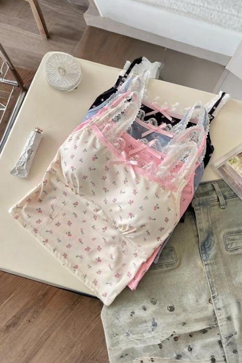 Ekru Çiçek Desenli Gloplu Dantel Detaylı Askılı Crop