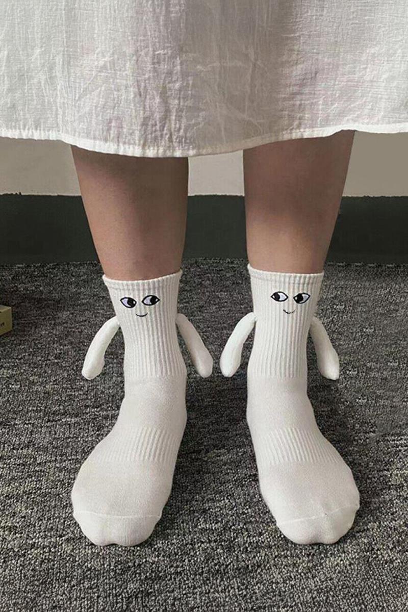 El Ele Tutuşan Mıknatıslı Beyaz Çorap