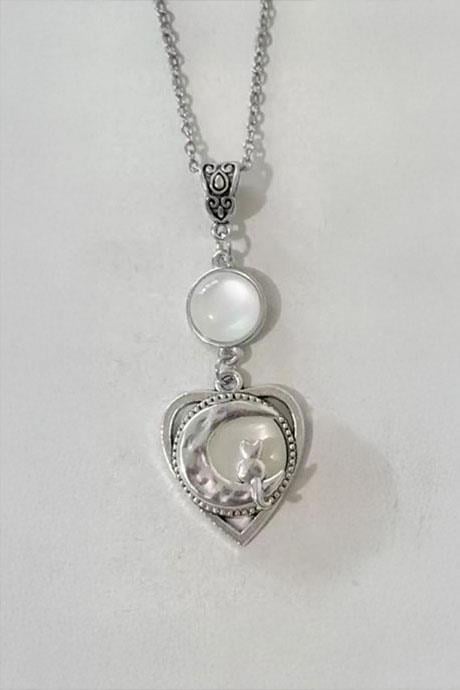 Silver Beyaz Moonstone Kalp Motifli Ay ve Kedi Detaylı Kolye