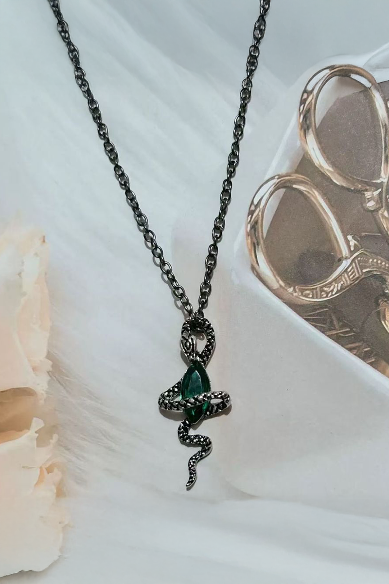 Silver Yeşil Zümrüt Yılan Gotik Kolye