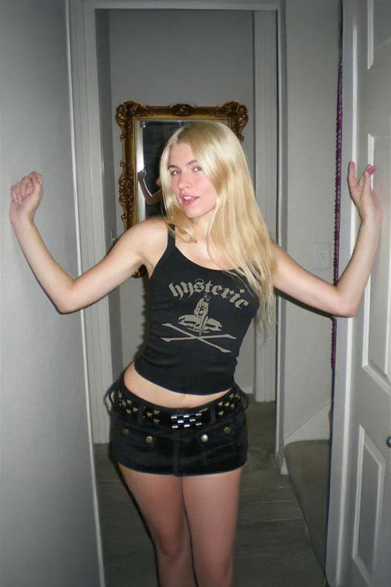 Siyah Hysteric Mental Y2K Askılı Crop