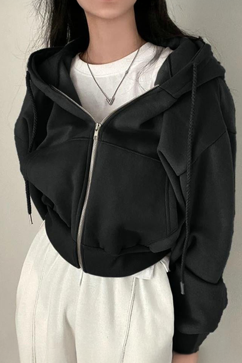 Siyah Kalın Kumaş Kapüşonlu Crop Hırka