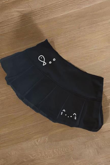 Siyah Pileli Fish and Cat Baskılı Micro Şort Etek