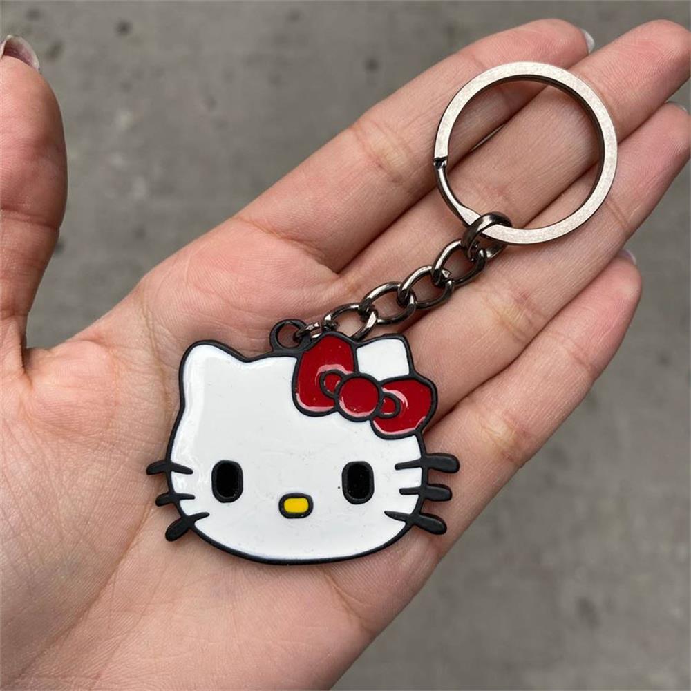 kirmizi-kurdeleli-hello-kitty-