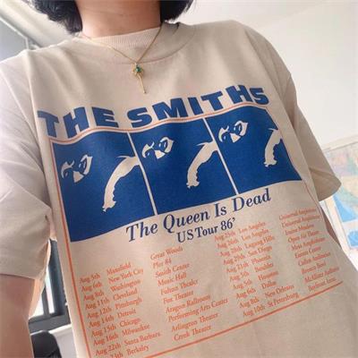 ekru-the-smiths---the-queen-is