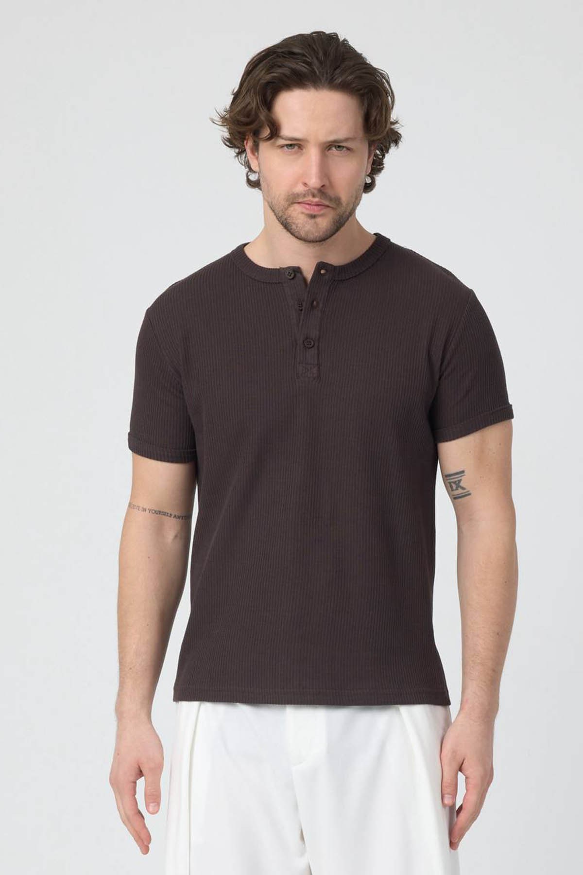 Erkek Fitilli İnterlok Yaka Düğmeli Tshirt Kahve Rengi