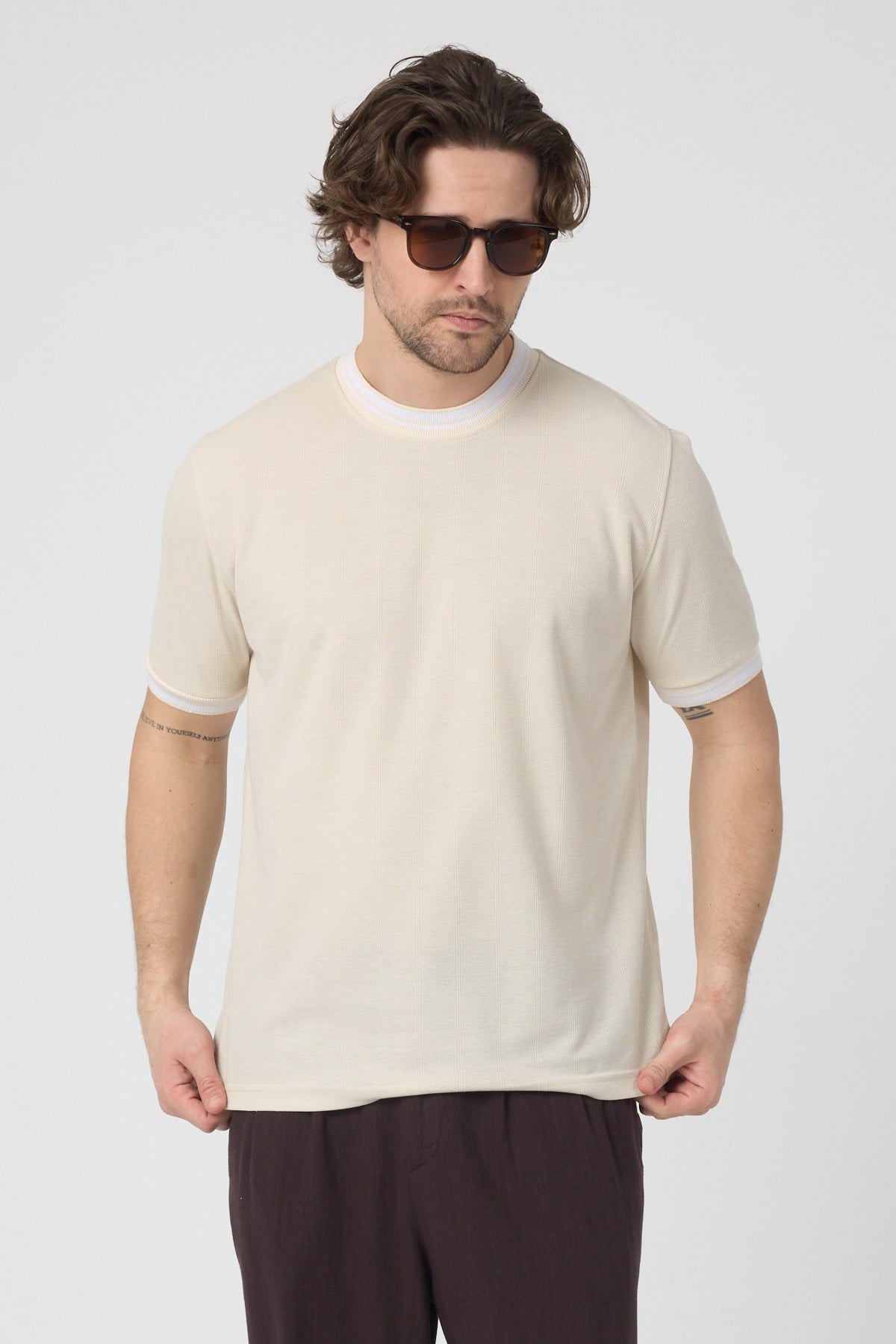 Erkek Ribana Sıfır Yaka Triko Efektli Tshirt zagreb Bej