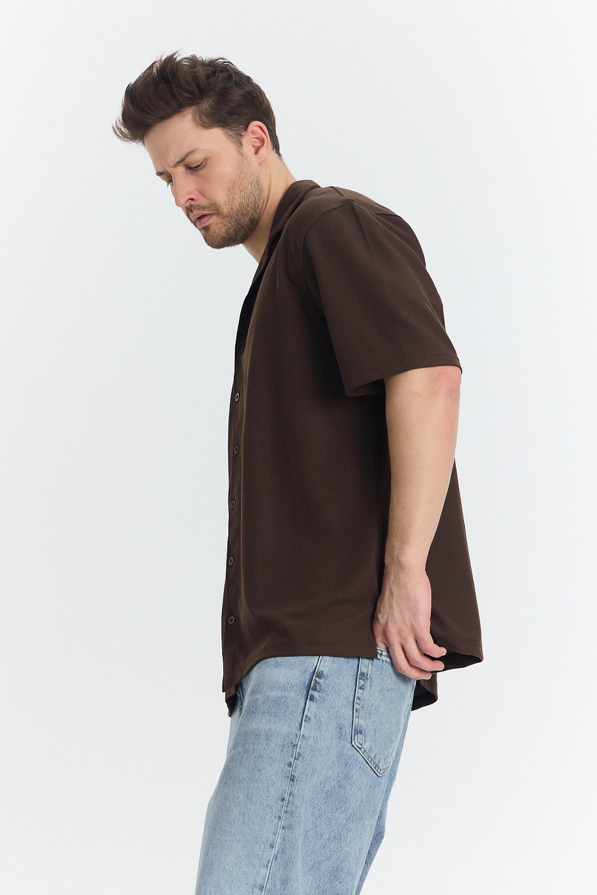 Zalipi Küba Yaka Dokulu Tshirt Kahve Rengi Zalipi Küba Yaka Dokulu Tshirt Kahve Rengi