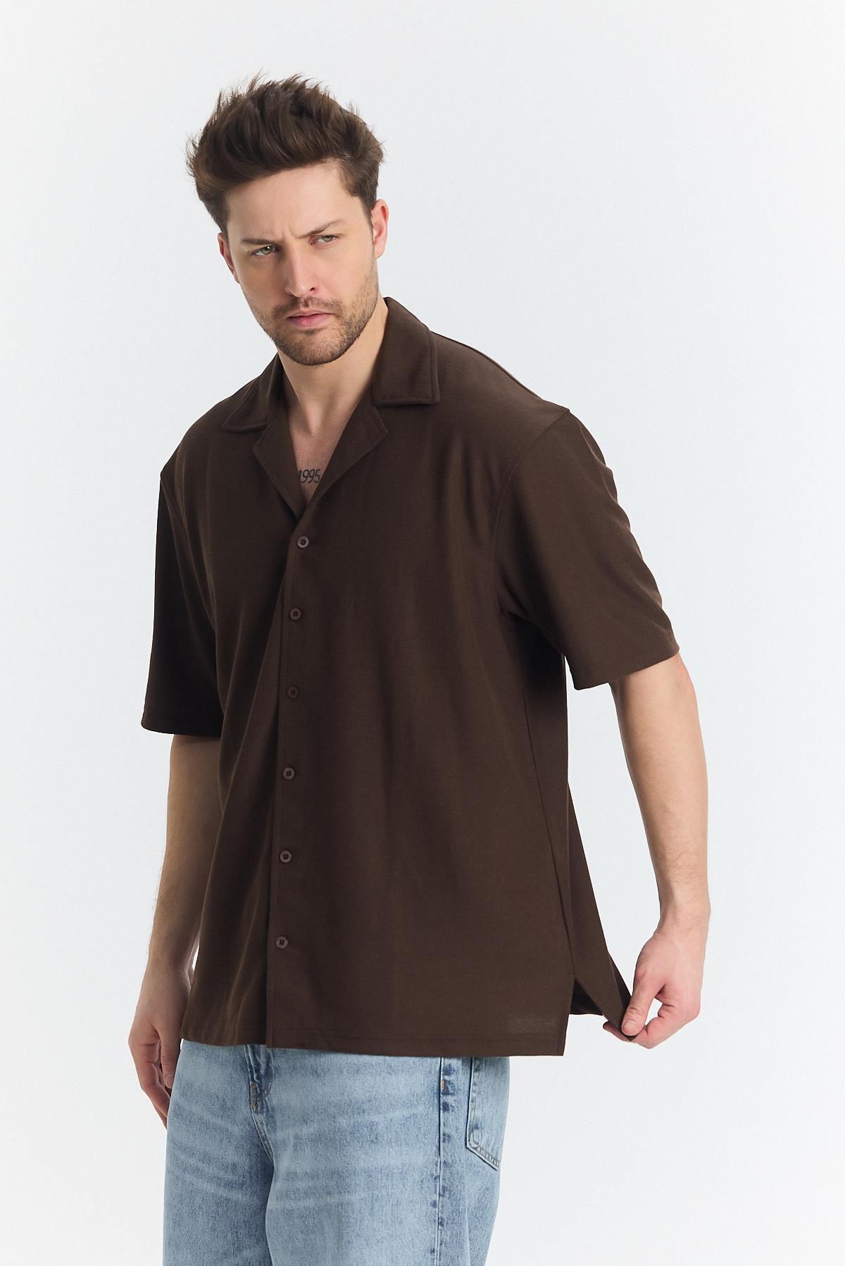 Zalipi Küba Yaka Dokulu Tshirt Kahve Rengi Zalipi Küba Yaka Dokulu Tshirt Kahve Rengi