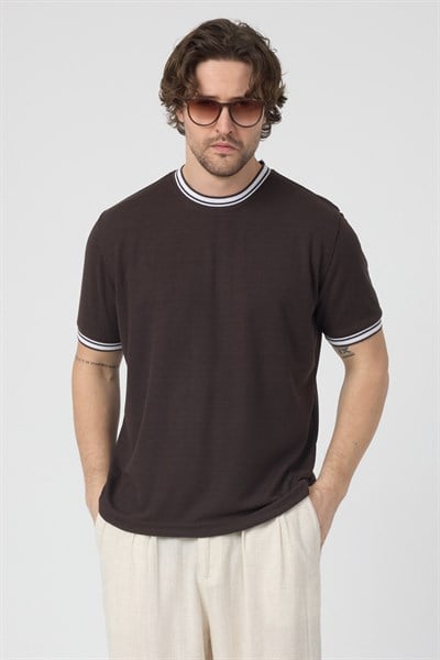 Erkek Ribana Sıfır Yaka Triko Efektli Tshirt zagreb Kahve Rengi