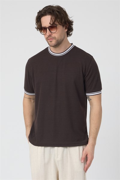 Erkek Ribana Sıfır Yaka Triko Efektli Tshirt zagreb Kahve Rengi