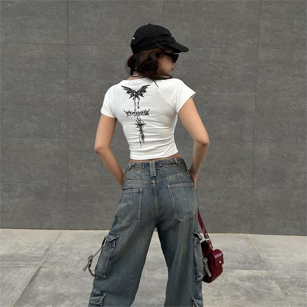 Beyaz Gothic Dragon Slayer Kısa Kollu Crop