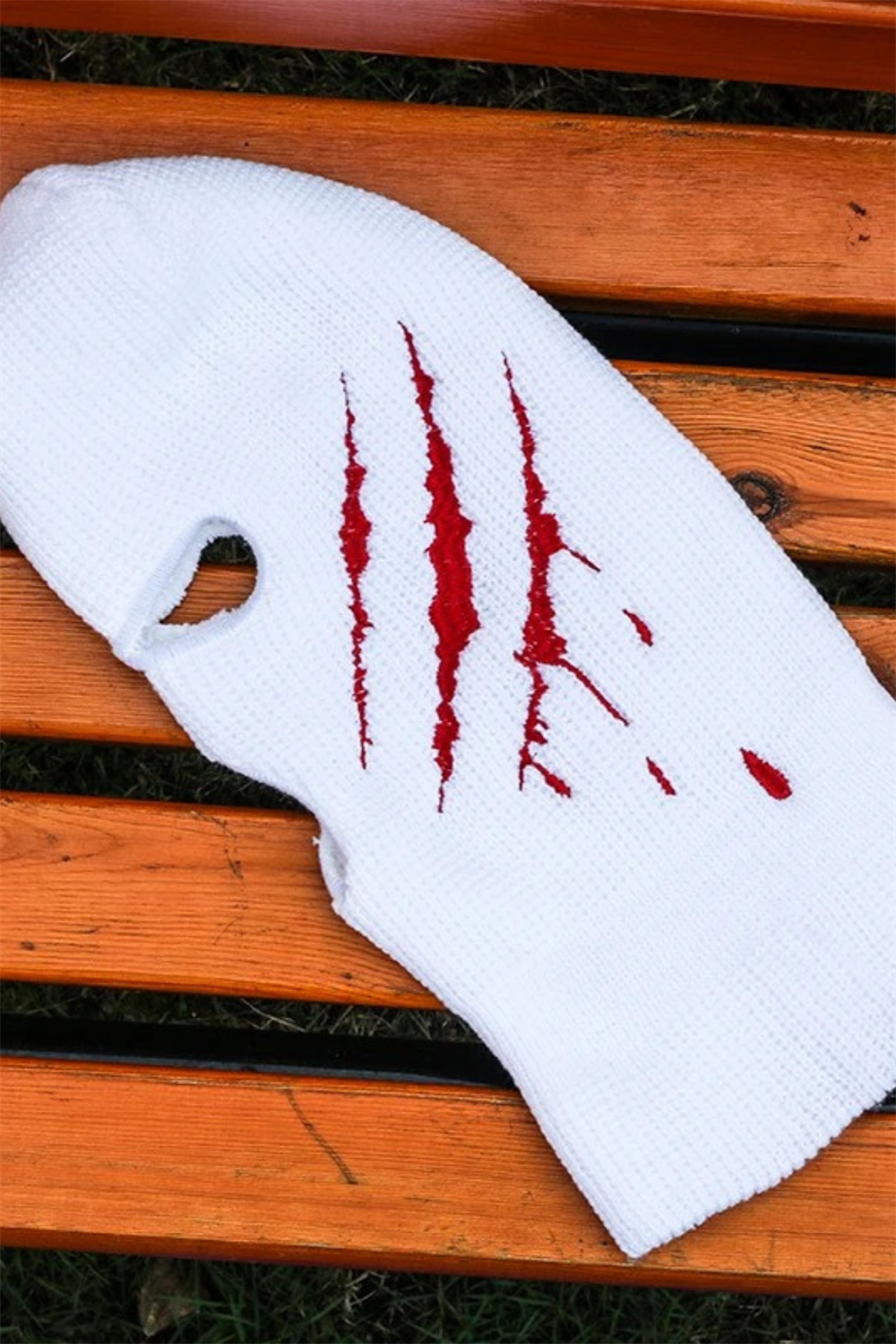 Beyaz Scarred Face Kar Maskesi