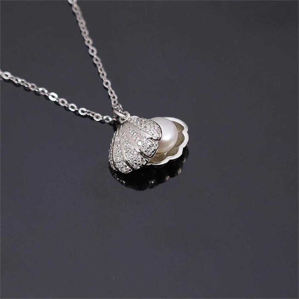 İstiridyeye Gizlenmiş İnci Silver Zincirli Kolye