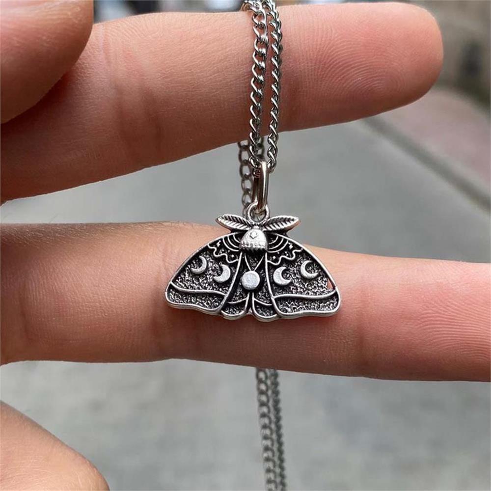 Phases Of The Moon Moth Kolye