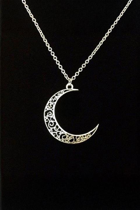 Silver Otantik Desenli Ay Kolye