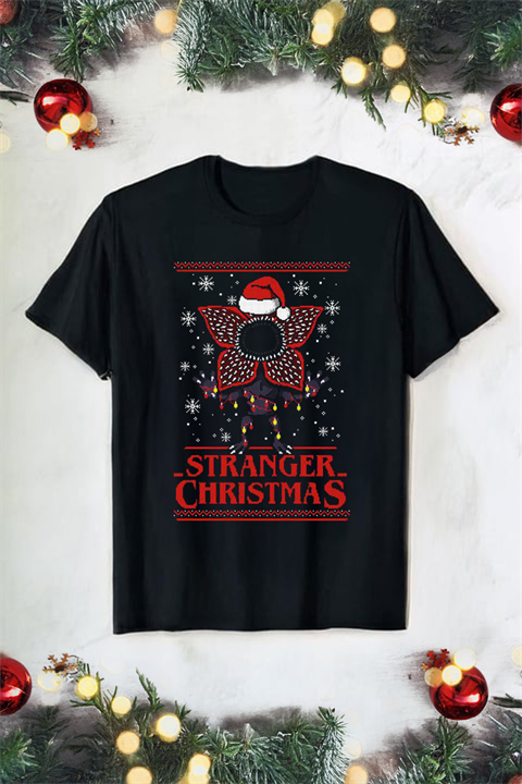 Stranger Things Stranger Christmas Noel Oversize Unisex T-Shirt