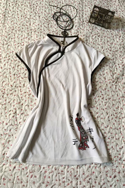 Beyaz Mandarin Yaka Vintage Geisha Baskılı Y2K Kısa Kollu Crop