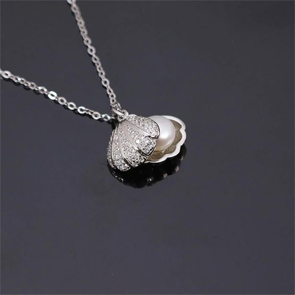 İstiridyeye Gizlenmiş İnci Silver Zincirli Kolye
