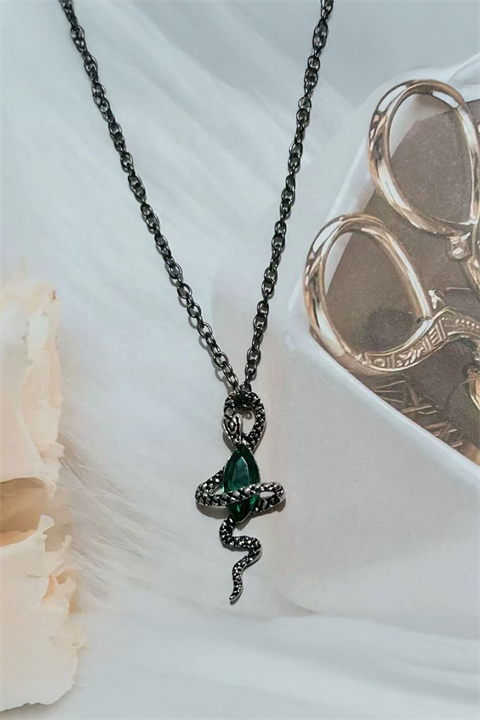 Silver Yeşil Zümrüt Yılan Gotik Kolye